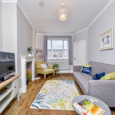 Victorian Townhouse - Stamford Centre - 2 Big Bedrooms, Living Room Kitchen Etc Tastefully Decorated Экстерьер фото